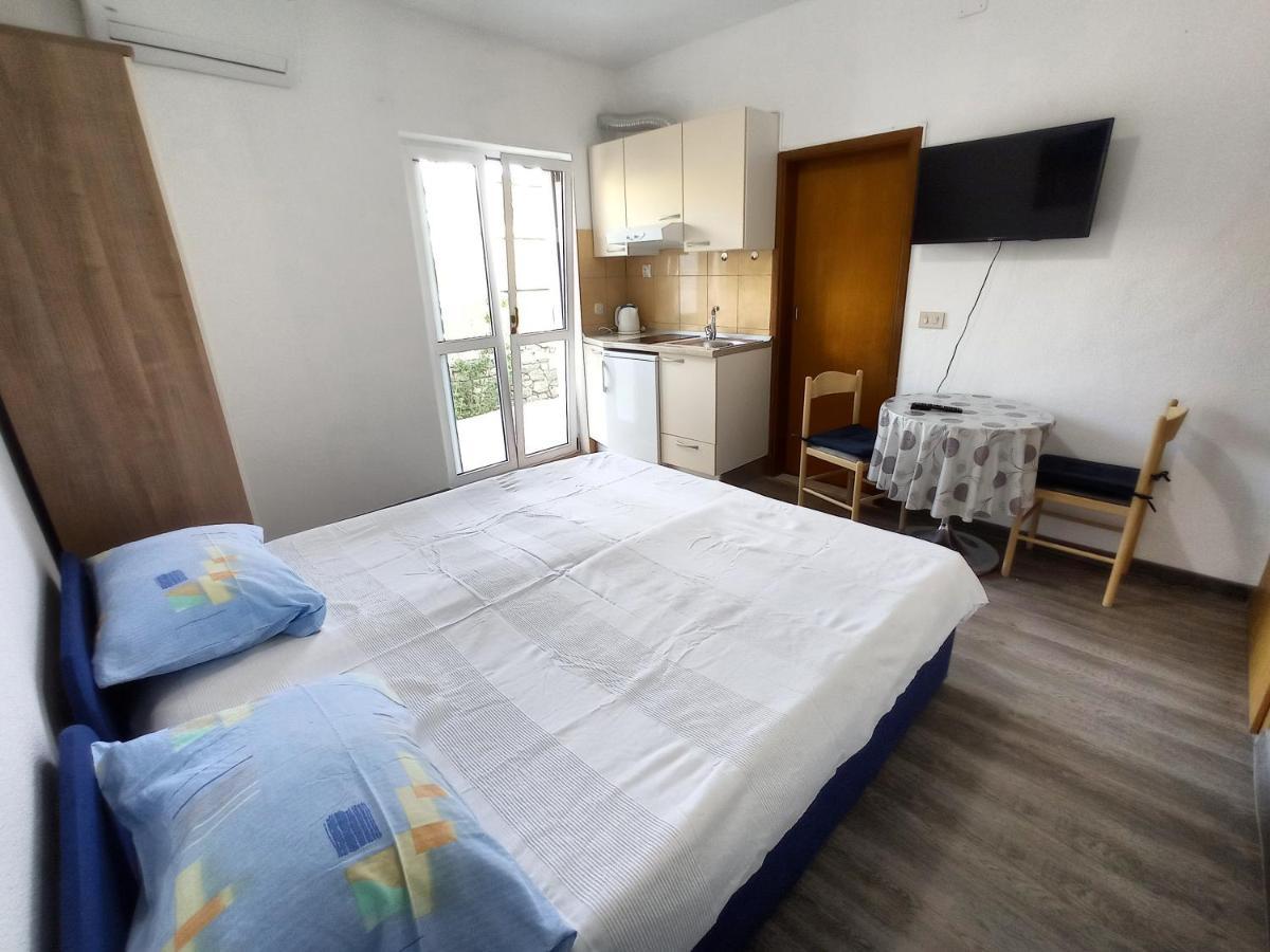 Casa Del Olivo Apartment Tucepi Ngoại thất bức ảnh