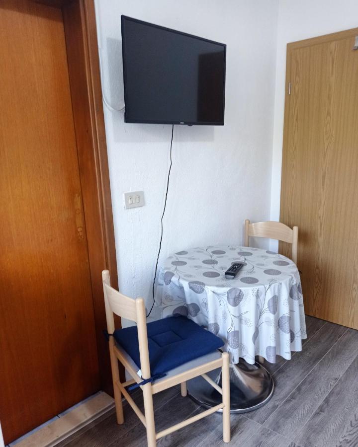 Casa Del Olivo Apartment Tucepi Ngoại thất bức ảnh