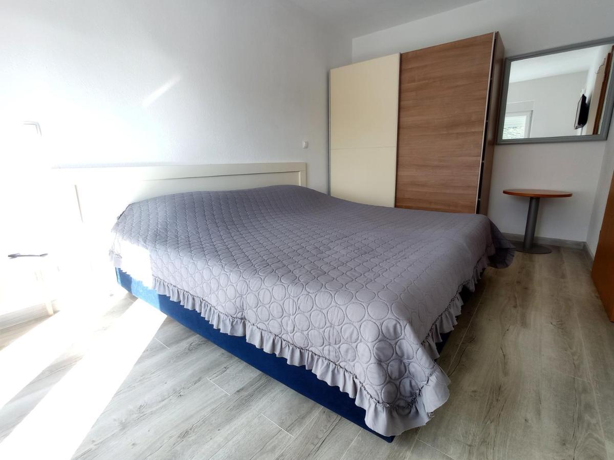 Casa Del Olivo Apartment Tucepi Ngoại thất bức ảnh
